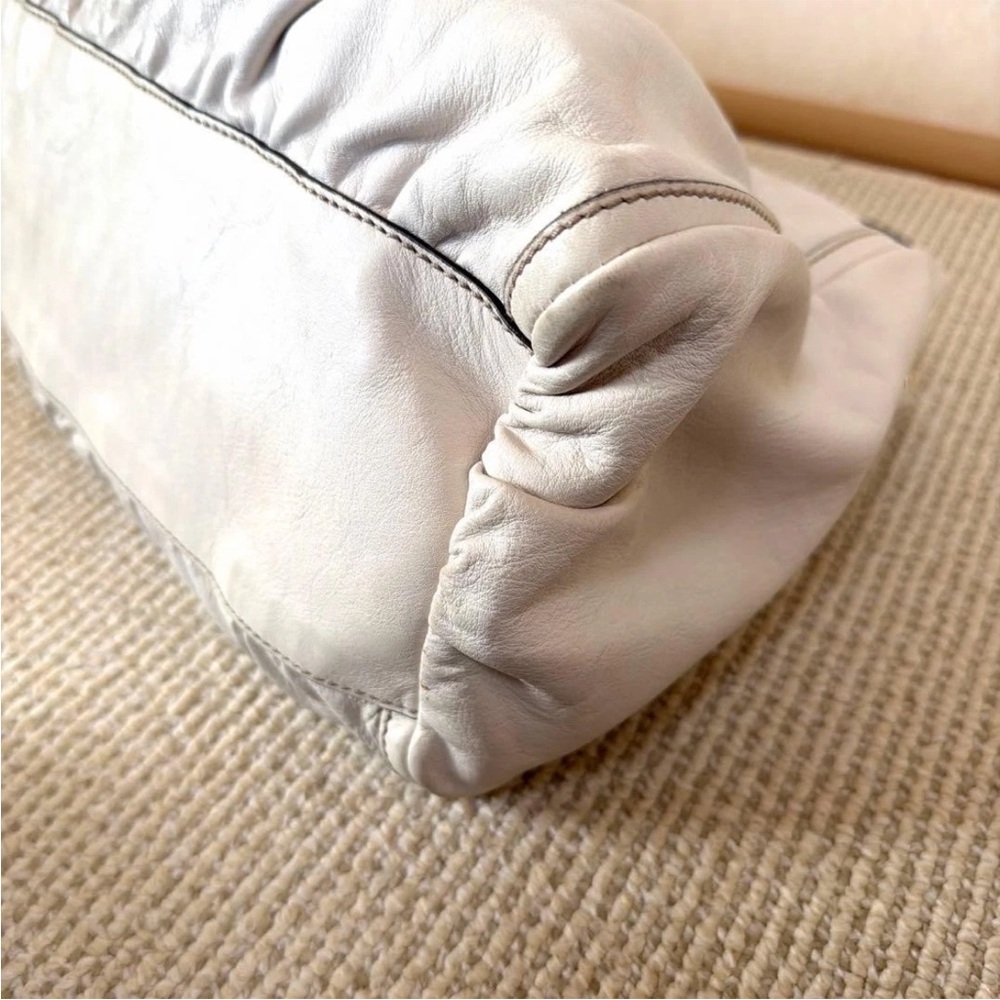 Gucci Ivory Leather Hobo Bag - Picture 9 of 16